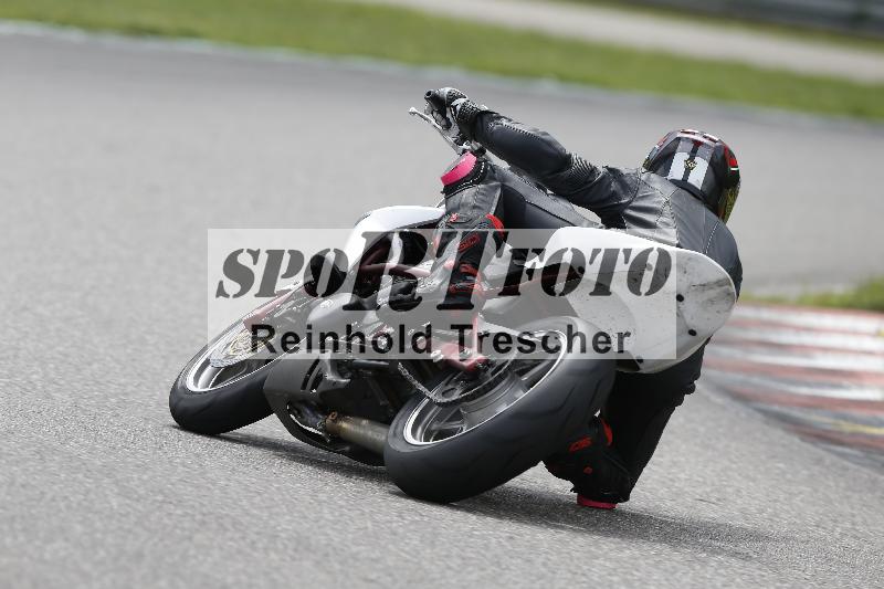 /37 28.07.2025 Dunlop Ride und Test Day ADR/Trackday Erfahren gelb Trackday schnell  rot/61